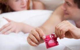 Lây nhiễm HIV khi quan hệ tình dục đường âm đạo: Vì sao phụ nữ có nguy cơ cao hơn nam giới