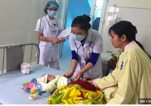Phát hiện sớm và dinh dưỡng kịp thời cho trẻ dưới 2 tuổi nhiễm khuẩn hô hấp cấp- Ảnh 1. Phát hiện sớm và dinh dưỡng kịp thời cho trẻ dưới 2 tuổi nhiễm khuẩn hô hấp cấp- Ảnh 1.