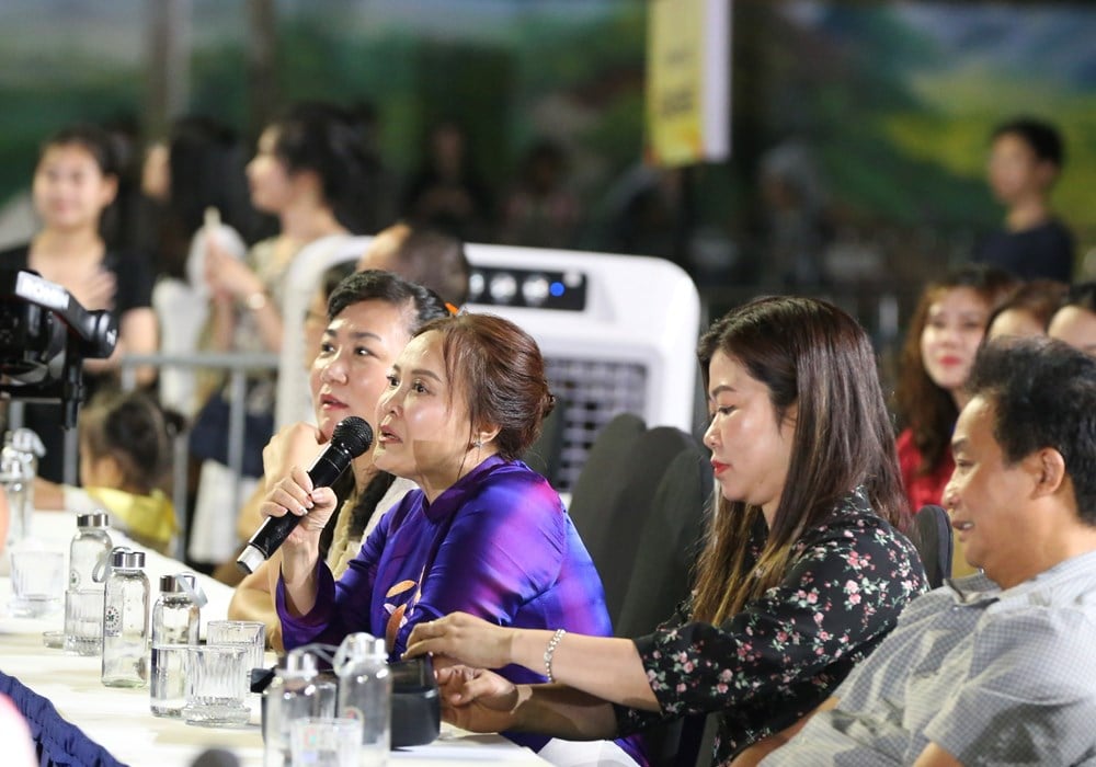 2 tỉ 500 triệu đồng gửi đến đồng bào chịu thiệt hại bởi lũ lụt- Ảnh 26. 2 tỉ 500 triệu đồng gửi đến đồng bào chịu thiệt hại bởi lũ lụt- Ảnh 26.