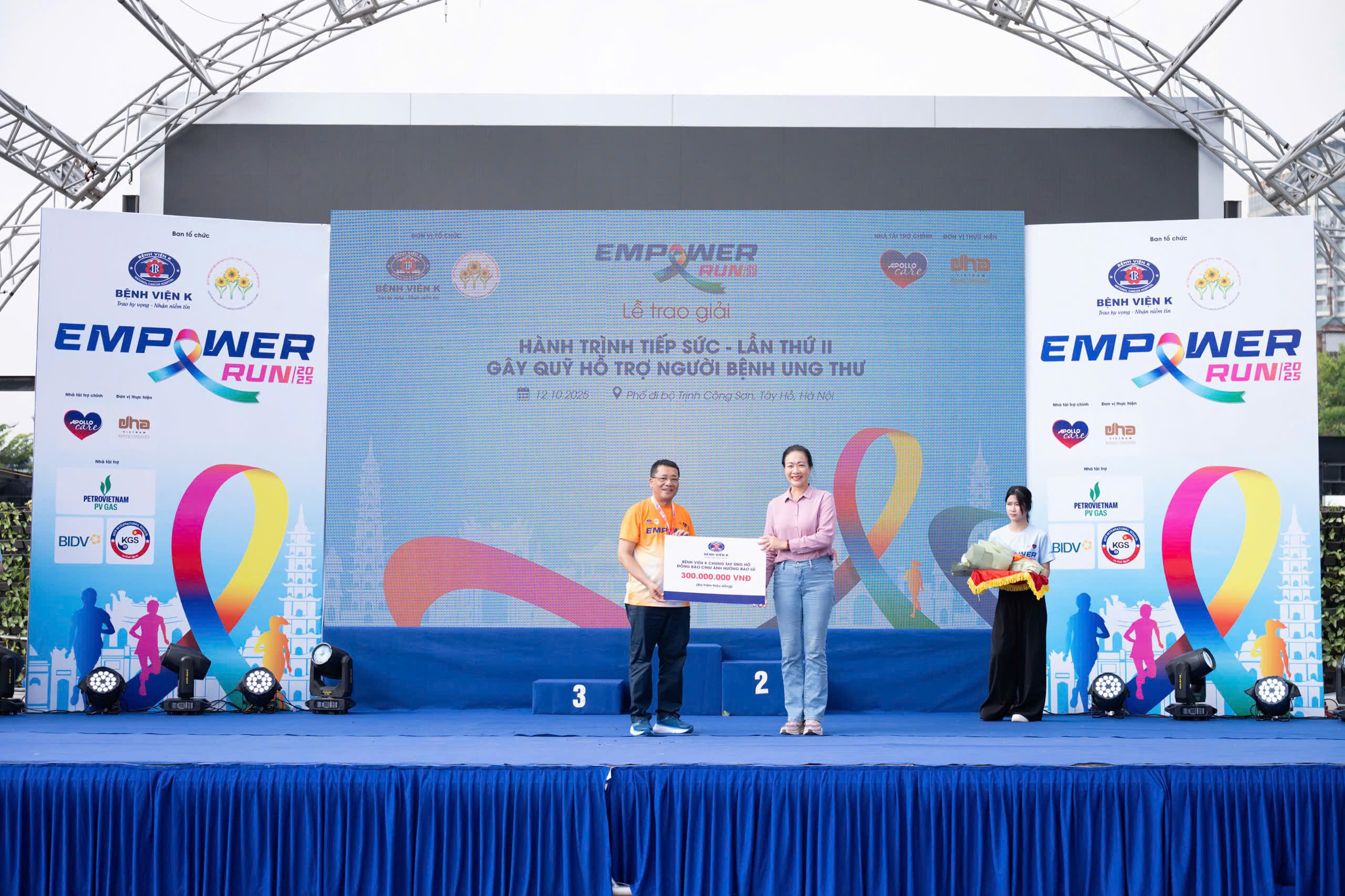 Gần 3.000 người chạy góp quỹ giúp bệnh nhân ung thư nghèo- Ảnh 12. Gần 3.000 người chạy góp quỹ giúp bệnh nhân ung thư nghèo- Ảnh 12.