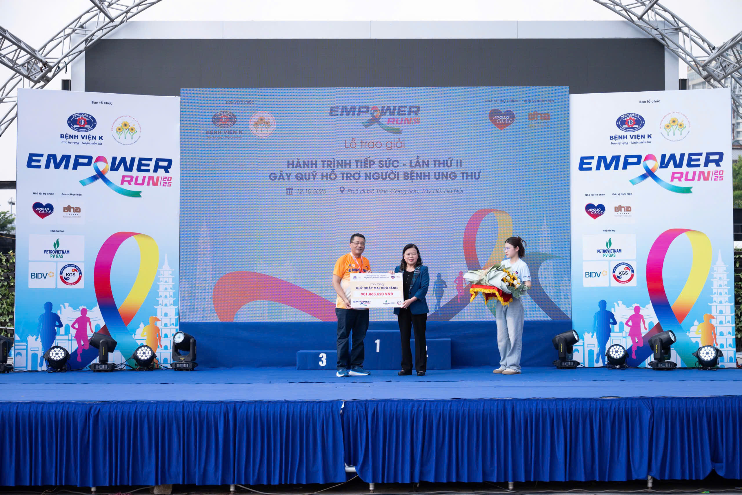 Gần 3.000 người chạy góp quỹ giúp bệnh nhân ung thư nghèo- Ảnh 11. Gần 3.000 người chạy góp quỹ giúp bệnh nhân ung thư nghèo- Ảnh 11.