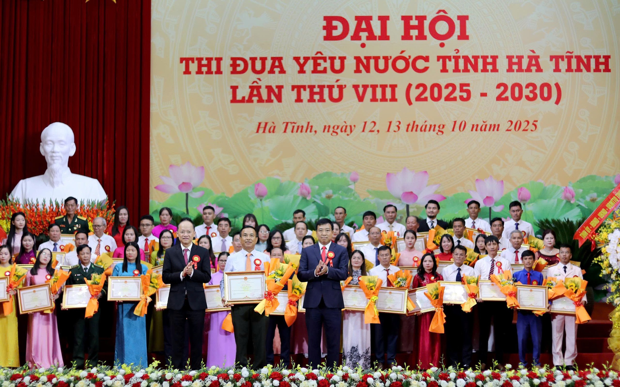 Phó Chủ tịch nước dự Đại hội Thi đua yêu nước tỉnh Thanh Hóa lần thứ XI- Ảnh 9.