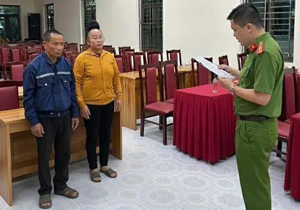 ‘Lật mặt’ cặp đôi dùng Facebook Hoàng Phớ lừa cụ bà 86 tuổi- Ảnh 1. ‘Lật mặt’ cặp đôi dùng Facebook Hoàng Phớ lừa cụ bà 86 tuổi- Ảnh 1.