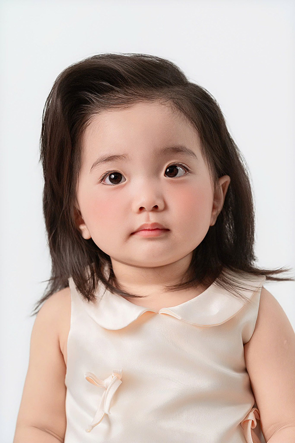 Lisa - con gái út nhà Khánh Thi - Phan Hiển thừa hưởng gen tài năng của bố mẹ- Ảnh 4. Lisa - con gái út nhà Khánh Thi - Phan Hiển thừa hưởng gen tài năng của bố mẹ- Ảnh 4.