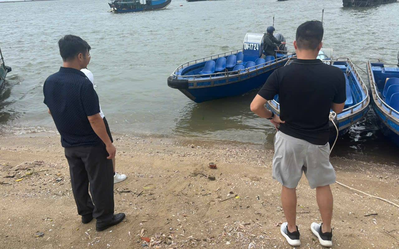 Khởi tố 4 đối tượng bơm trực tiếp nước máy vào bình Lavie để bán ở Hà Nội- Ảnh 2.