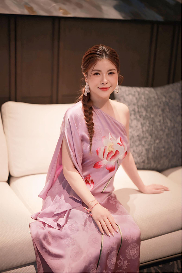 Kim Oanh 'Sóng ở đáy sông' bất ngờ thông báo rời Ban Văn nghệ VTV ở tuổi U50- Ảnh 1. Kim Oanh 'Sóng ở đáy sông' bất ngờ thông báo rời Ban Văn nghệ VTV ở tuổi U50- Ảnh 1.