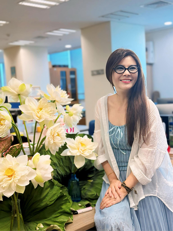 Kim Oanh 'Sóng ở đáy sông' bất ngờ thông báo rời Ban Văn nghệ VTV ở tuổi U50- Ảnh 9. Kim Oanh 'Sóng ở đáy sông' bất ngờ thông báo rời Ban Văn nghệ VTV ở tuổi U50- Ảnh 9.