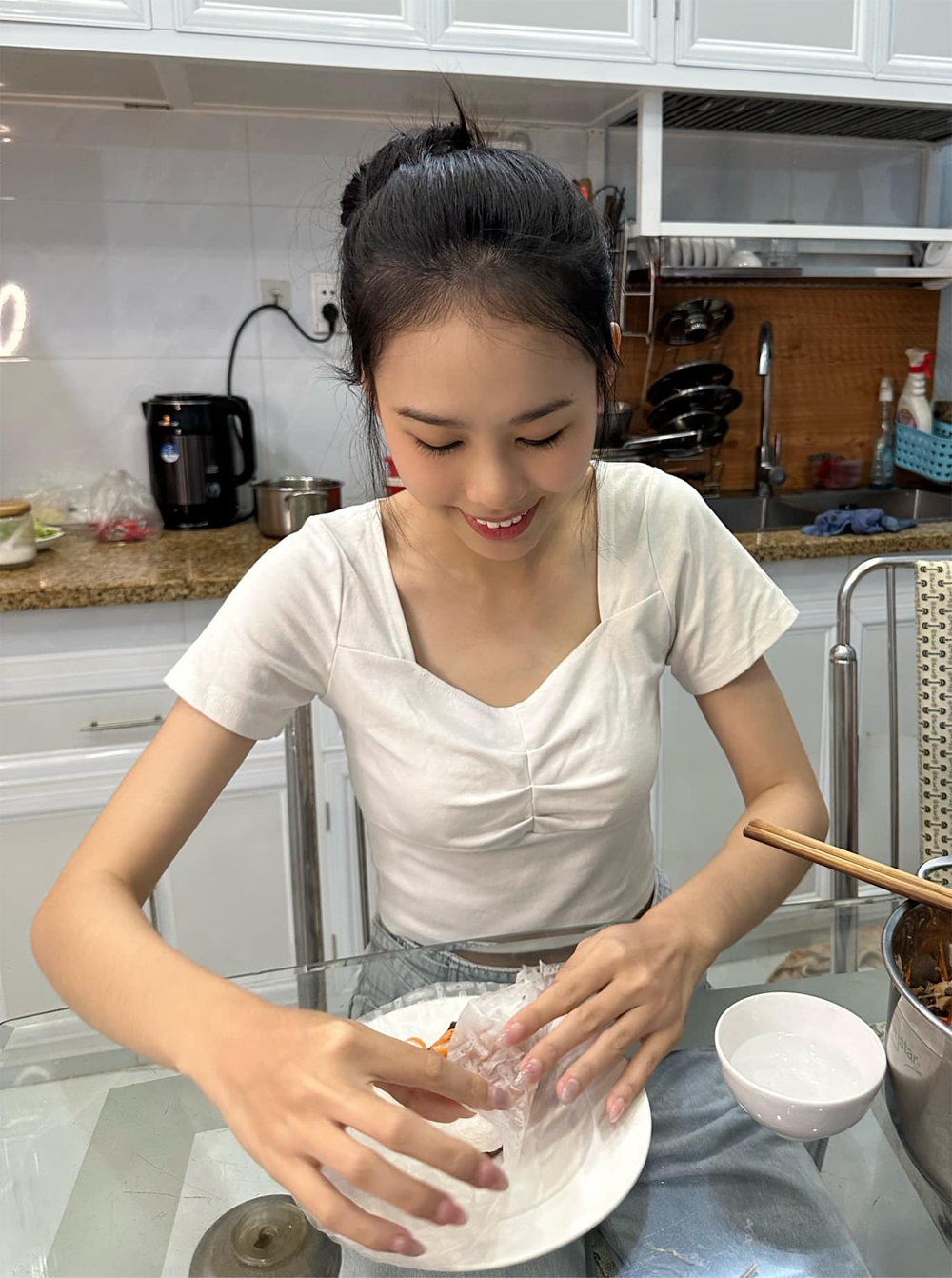 Á hậu Hoa hậu Việt Nam ăn chay trường suốt 5 năm, sống điềm tĩnh và khỏe đẹp hơn mỗi ngày- Ảnh 7. Á hậu Hoa hậu Việt Nam ăn chay trường suốt 5 năm, sống điềm tĩnh và khỏe đẹp hơn mỗi ngày- Ảnh 7.