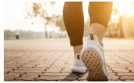 Ngoài đi bộ, người bị thoái hóa khớp gối nên tập môn thể thao nào?- Ảnh 2. Ngoài đi bộ, người bị thoái hóa khớp gối nên tập môn thể thao nào?- Ảnh 2.