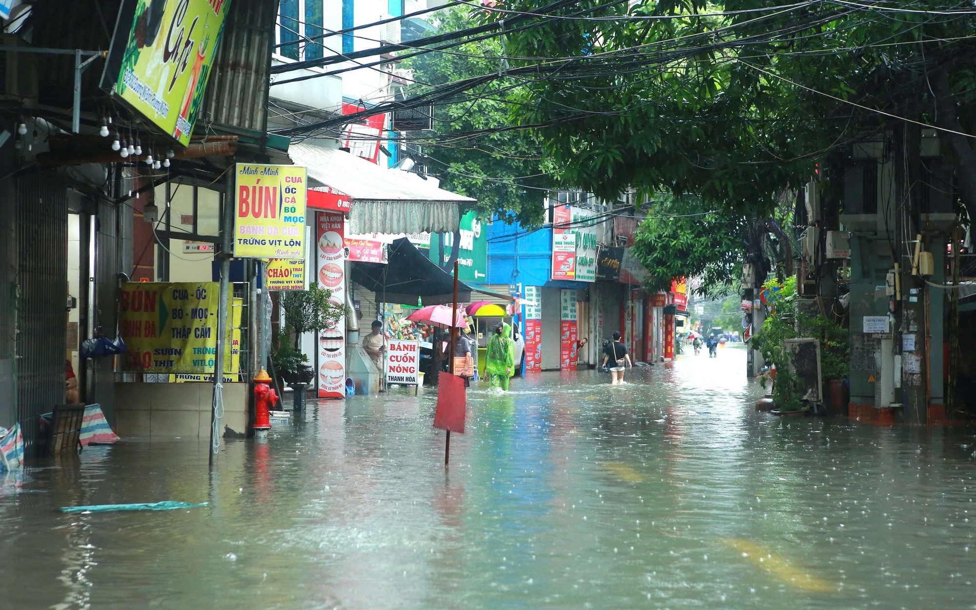Hà Nội mưa dông kéo dài đến khi nào?