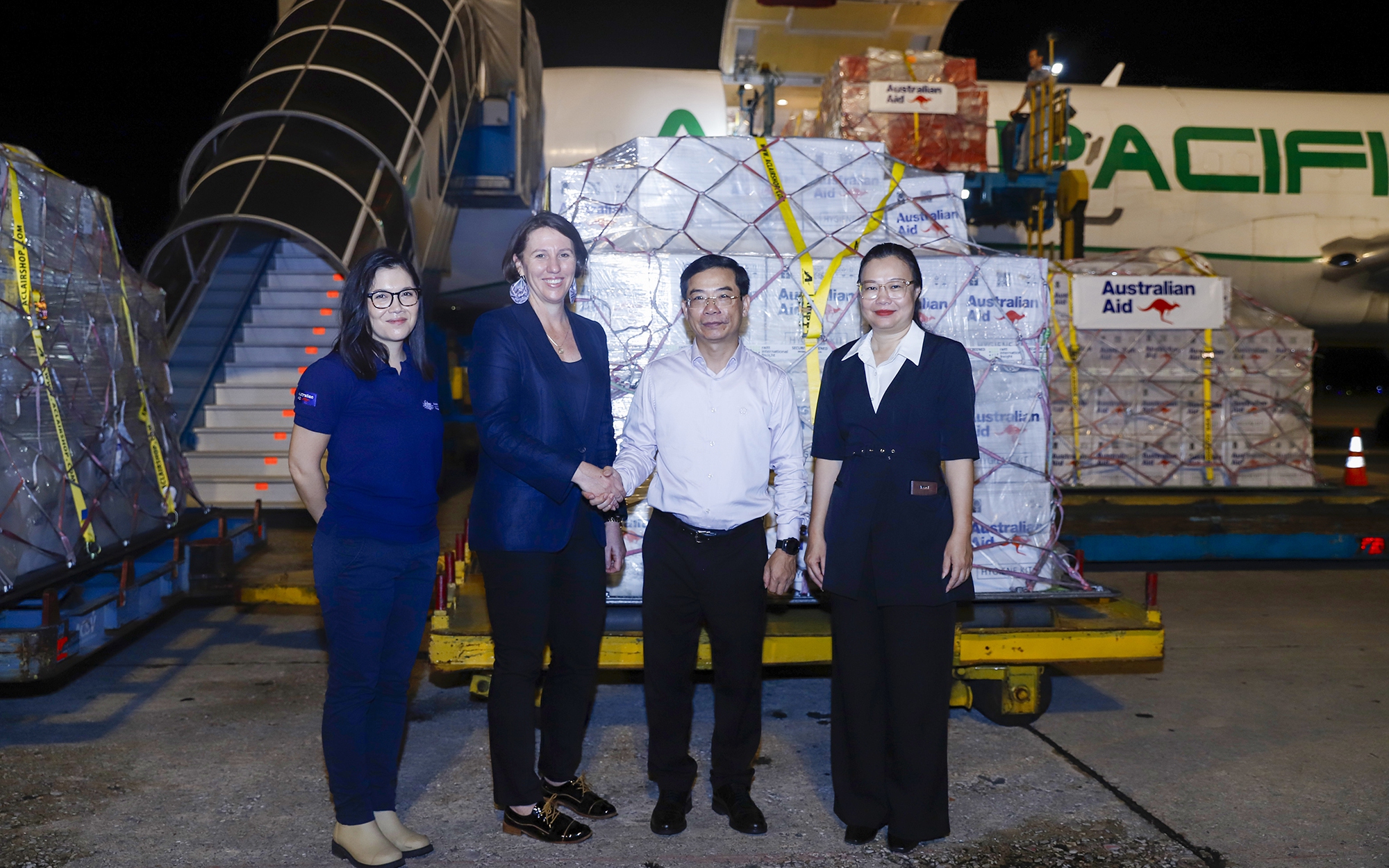 Tiếp nhận hàng viện trợ khẩn cấp của Singapore cho người dân vùng thiên tai tại Tuyên Quang- Ảnh 4. Tiếp nhận hàng viện trợ khẩn cấp của Singapore cho người dân vùng thiên tai tại Tuyên Quang- Ảnh 4.