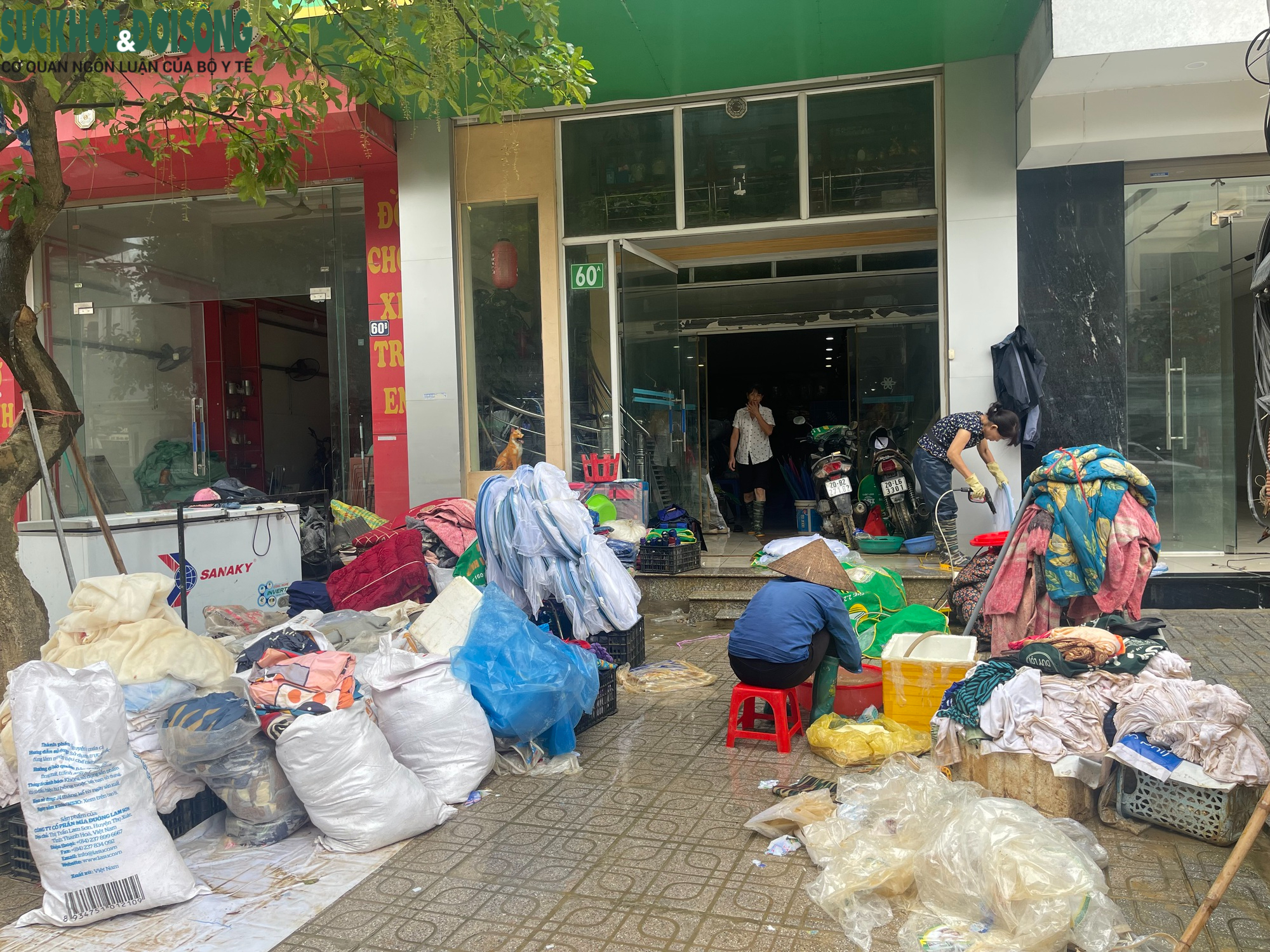 Thái Nguyên gượng dậy sau mưa lũ: Còn người, còn sức là còn hy vọng!- Ảnh 3. Thái Nguyên gượng dậy sau mưa lũ: Còn người, còn sức là còn hy vọng!- Ảnh 3.