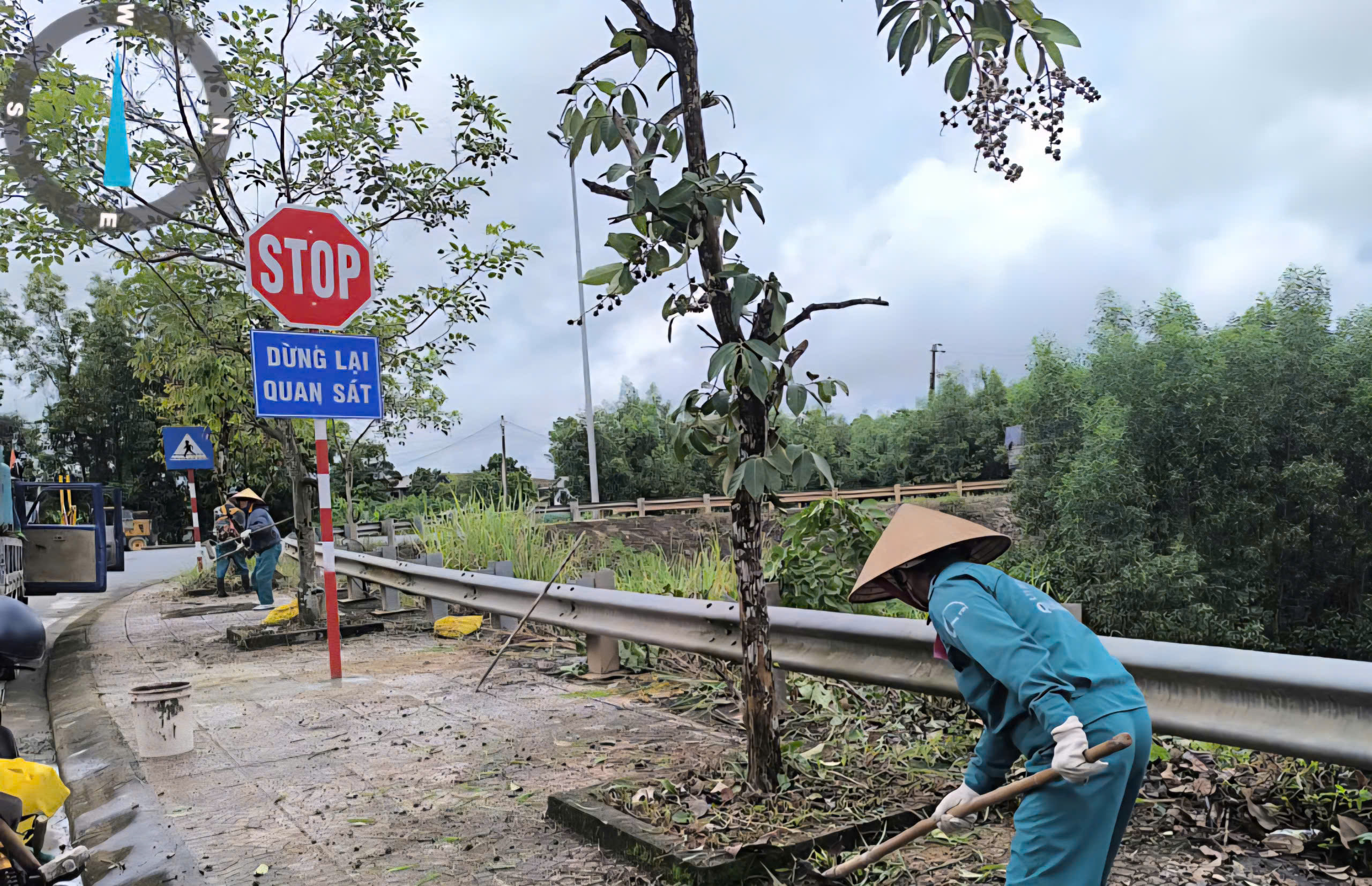 Bổ sung biển báo, kiểm soát tốc độ đường Hồ Chí Minh sau tai nạn nghiêm trọng- Ảnh 1. Bổ sung biển báo, kiểm soát tốc độ đường Hồ Chí Minh sau tai nạn nghiêm trọng- Ảnh 1.