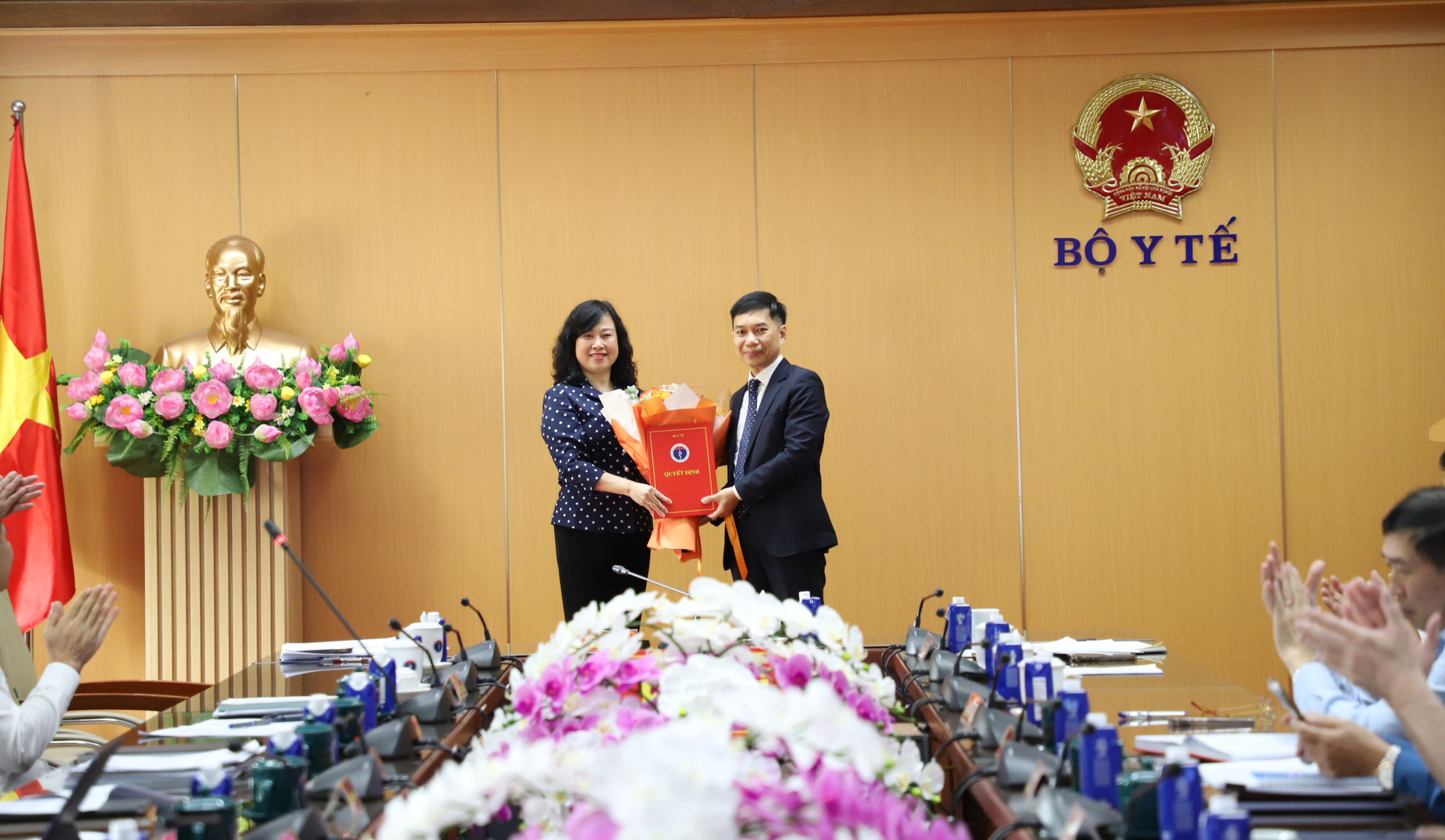 Bộ trưởng Đào Hồng Lan trao quyết định điều động, bổ nhiệm, bổ nhiệm lại lãnh đạo một số đơn vị - Ảnh 2. Bộ trưởng Đào Hồng Lan trao quyết định điều động, bổ nhiệm, bổ nhiệm lại lãnh đạo một số đơn vị - Ảnh 2.
