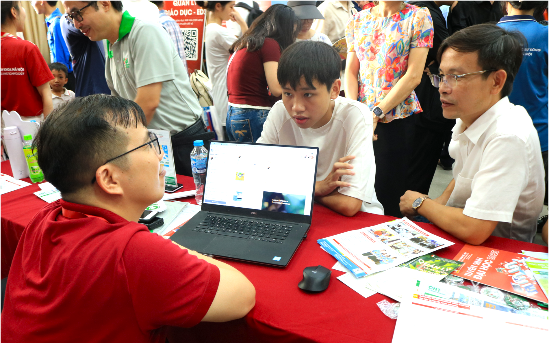 Tuyển sinh đại học 2026: Bộ GD&ĐT "siết" phương thức, trường đại học rục rịch đổi mới