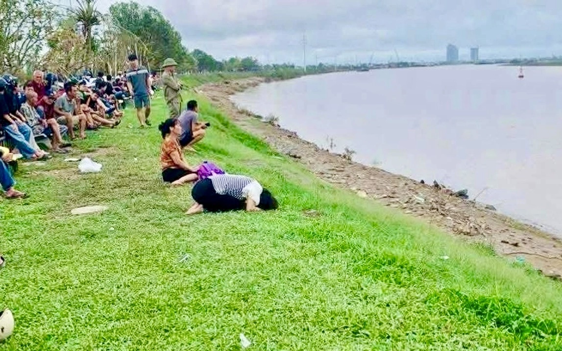 Tìm thấy thi thể người cha ôm hai con nhảy cầu Bến Thủy- Ảnh 2.