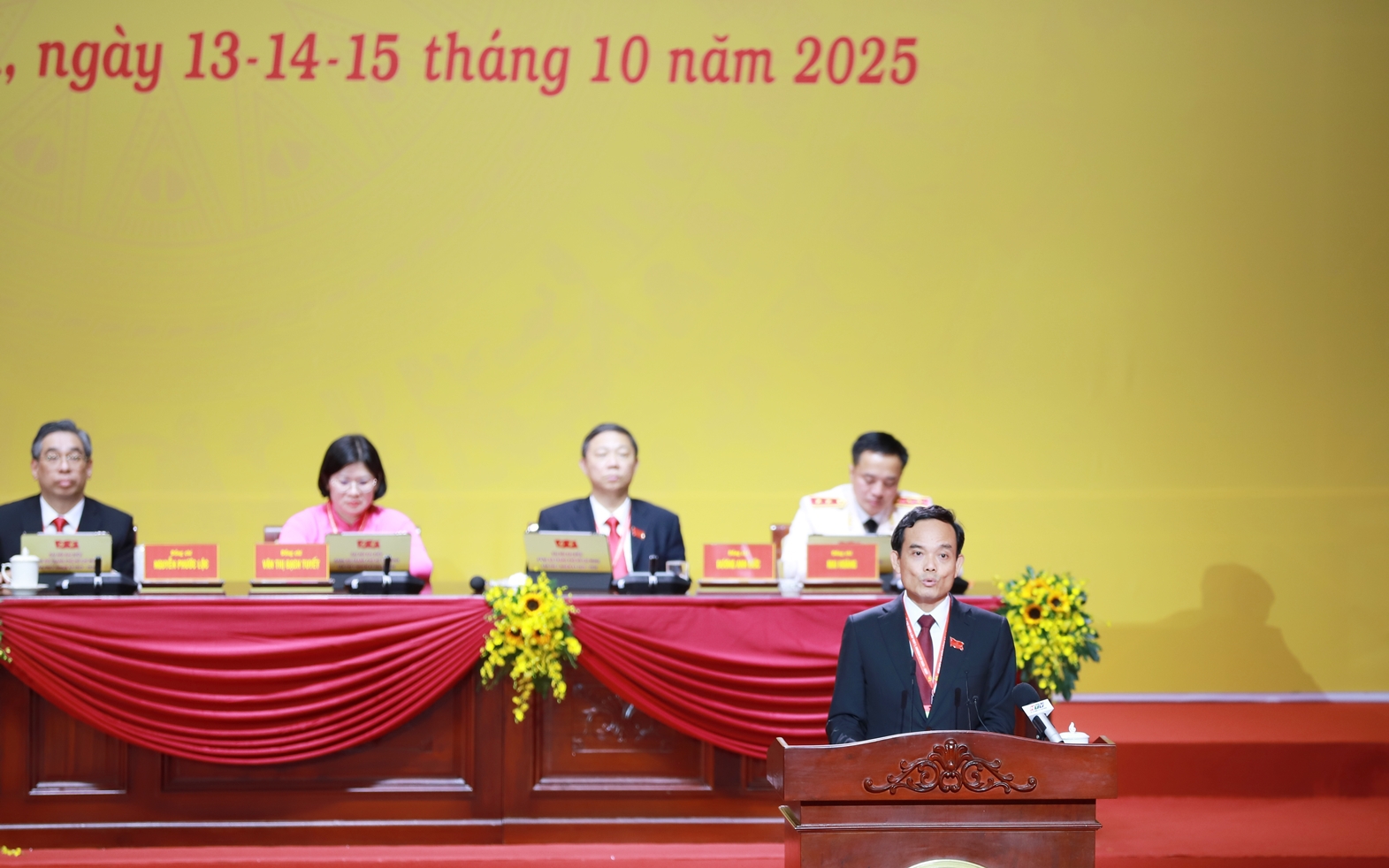 Lãnh đạo TPHCM gặp gỡ giới đại học: Khơi nguồn sáng kiến tri thức, kiến tạo đô thị xanh và nhân văn- Ảnh 3.