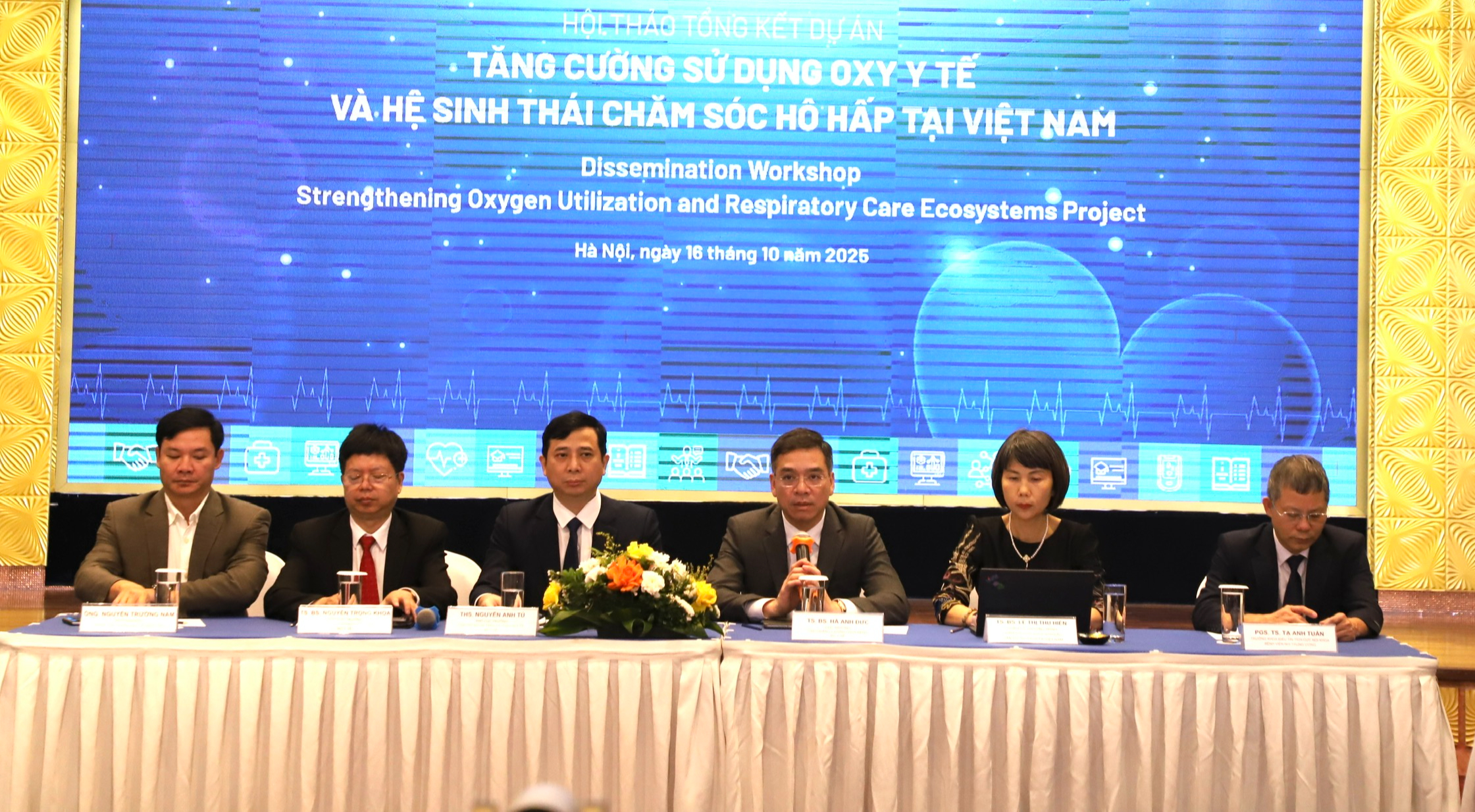 Hàng trăm nghìn người hành nghề khám, chữa bệnh trên cả nước sẽ được quản lý tập trung- Ảnh 3. Hàng trăm nghìn người hành nghề khám, chữa bệnh trên cả nước sẽ được quản lý tập trung- Ảnh 3.