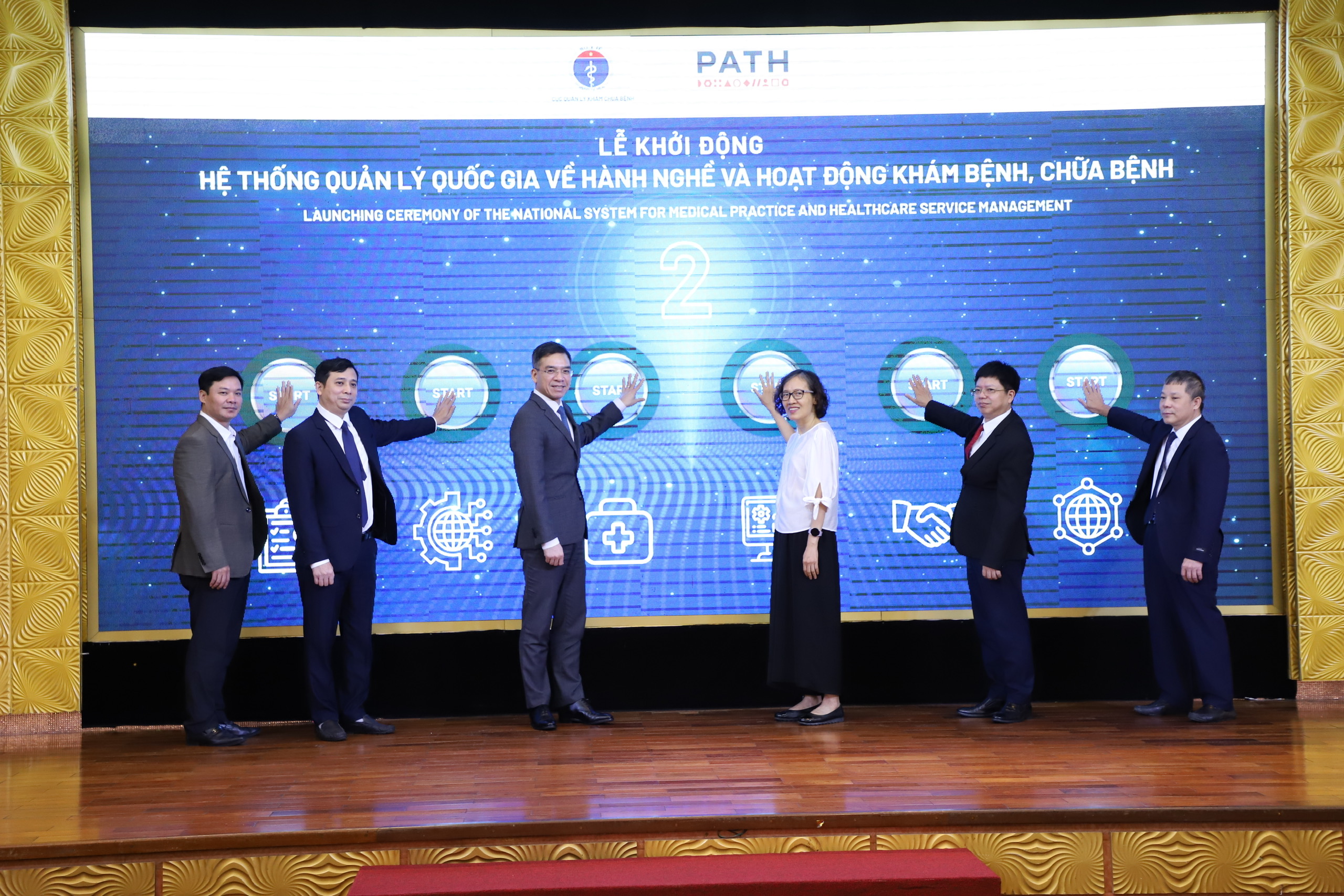 Hàng trăm nghìn người hành nghề khám, chữa bệnh trên cả nước sẽ được quản lý tập trung- Ảnh 1. Hàng trăm nghìn người hành nghề khám, chữa bệnh trên cả nước sẽ được quản lý tập trung- Ảnh 1.
