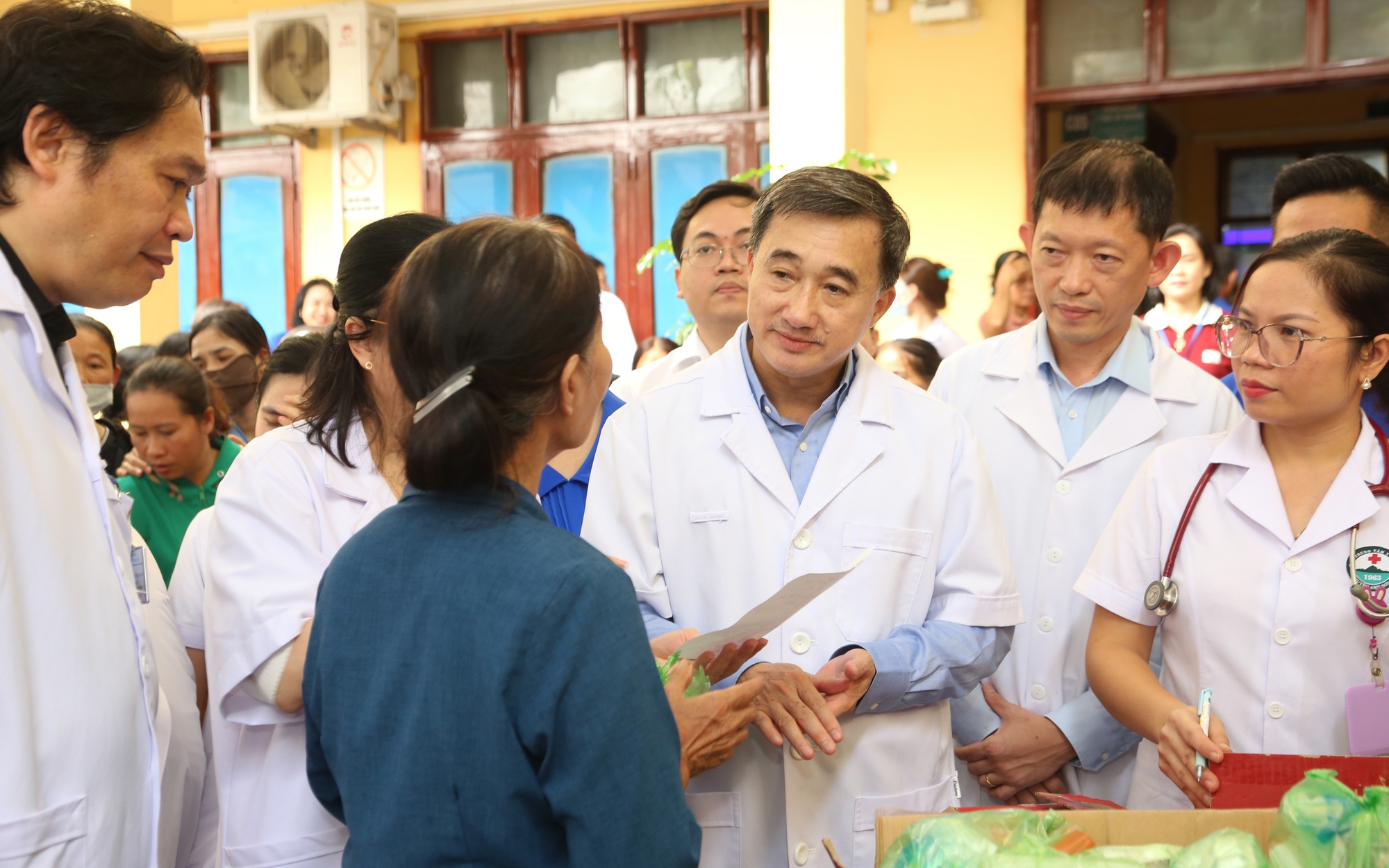 Gần 700 triệu đồng đến với bệnh nhân ung thư khó khăn dịp 'Xuân yêu thương 2026'- Ảnh 12.