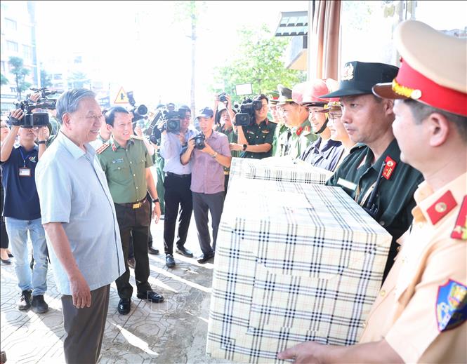 Tổng Bí thư Tô Lâm kiểm tra công tác khắc phục hậu quả bão, lụt tại Thái Nguyên- Ảnh 4. Tổng Bí thư Tô Lâm kiểm tra công tác khắc phục hậu quả bão, lụt tại Thái Nguyên- Ảnh 4.