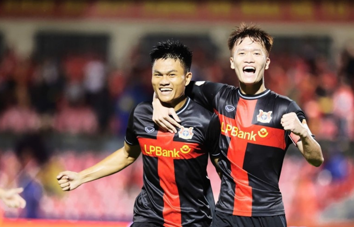 Vòng 7 V-League 2025 - 2026: Hà Nội FC thách thức đội đầu bảng Ninh Bình- Ảnh 2. Vòng 7 V-League 2025 - 2026: Hà Nội FC thách thức đội đầu bảng Ninh Bình- Ảnh 2.