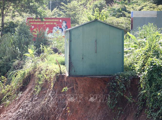Sạt lở nghiêm trọng trên Quốc lộ 2 (Tuyên Quang)- Ảnh 1.