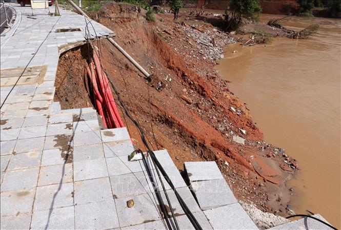 Sạt lở nghiêm trọng trên Quốc lộ 2 (Tuyên Quang)- Ảnh 4.