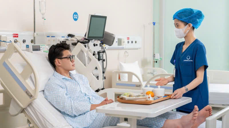 Điều dưỡng là 'bàn tay nắm chặt khi bệnh nhân đau đớn, ở lại khi họ tuyệt vọng'- Ảnh 4. Điều dưỡng là 'bàn tay nắm chặt khi bệnh nhân đau đớn, ở lại khi họ tuyệt vọng'- Ảnh 4.