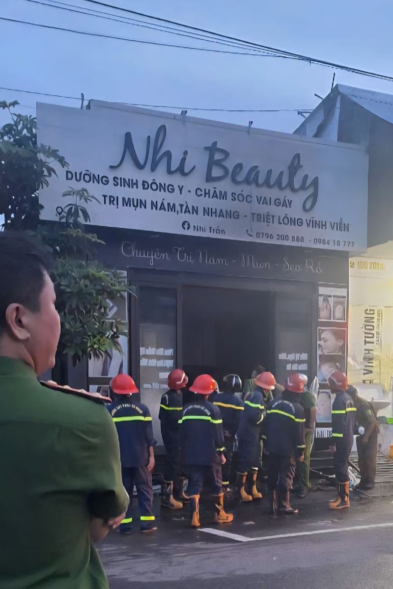 Cháy nhà khiến 4 người thương vong tại Gia Lai- Ảnh 1. Cháy nhà khiến 4 người thương vong tại Gia Lai- Ảnh 1.