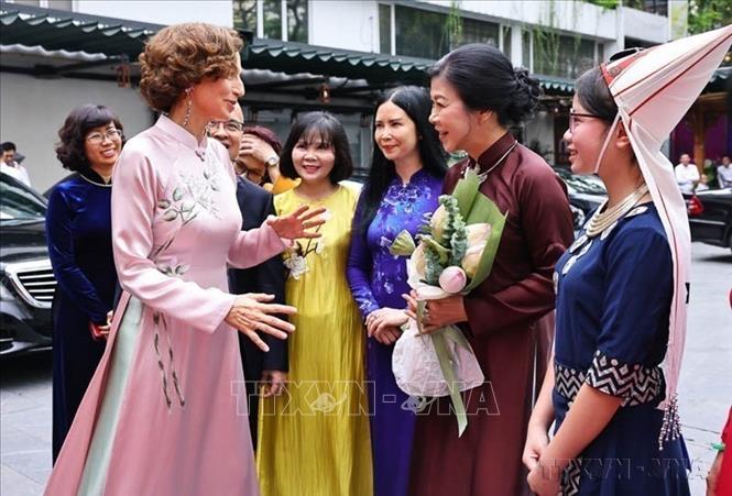 Phụ nữ Việt Nam phát huy truyền thống vẻ vang trong kỷ nguyên mới- Ảnh 8. Phụ nữ Việt Nam phát huy truyền thống vẻ vang trong kỷ nguyên mới- Ảnh 8.