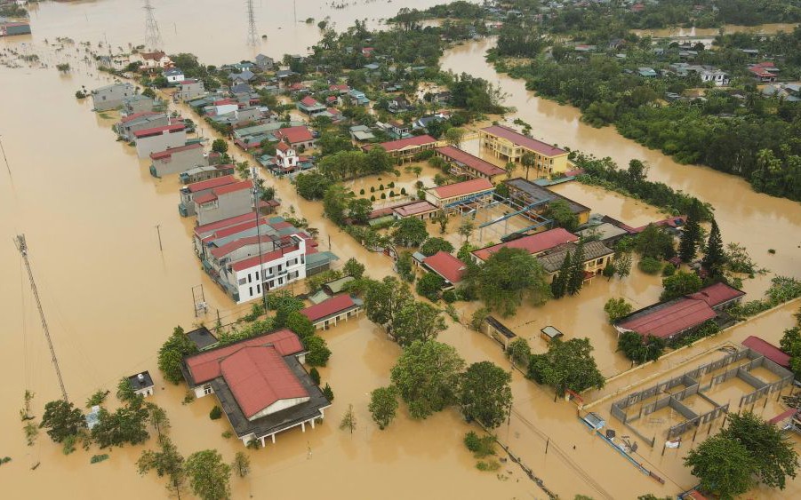 Lãnh đạo Chính phủ ủng hộ đồng bào bị thiệt hại do bão lũ- Ảnh 5.