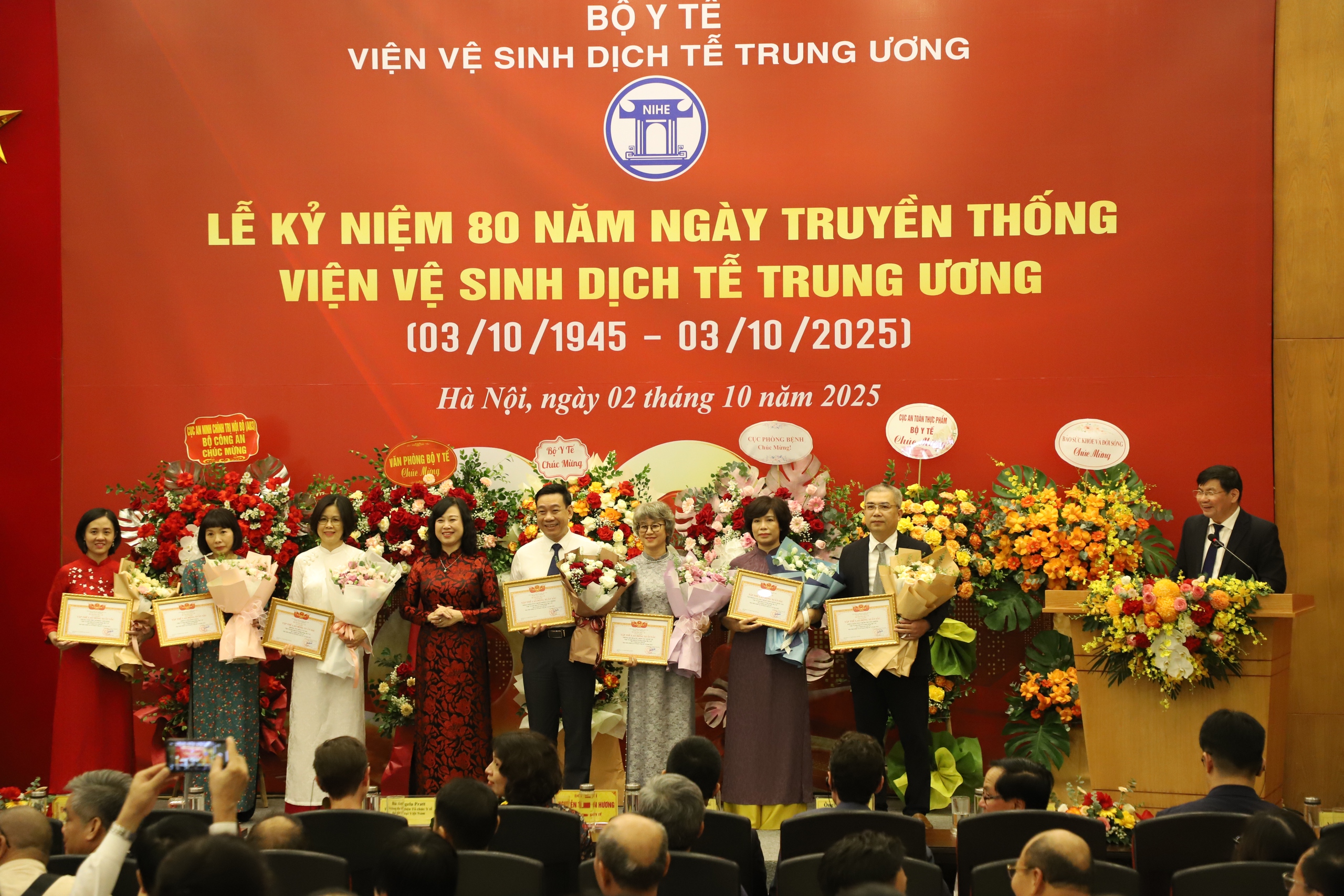 Viện Vệ sinh Dịch tễ TW tiếp tục đổi mới, sáng tạo, xứng đáng là trung tâm khoa học đầu ngành về y tế dự phòng- Ảnh 5.