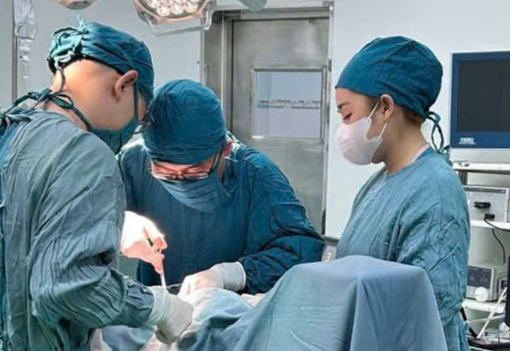 BV Đa khoa Ninh Thuận phẫu thuật thành công ca u tuyến cận giáp hiếm gặp- Ảnh 2. BV Đa khoa Ninh Thuận phẫu thuật thành công ca u tuyến cận giáp hiếm gặp- Ảnh 2.
