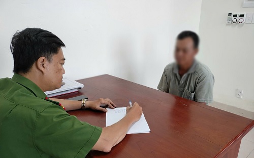 Bắt giữ đối tượng hiếp dâm bé gái 12 tuổi ở Lào Cai- Ảnh 2. Bắt giữ đối tượng hiếp dâm bé gái 12 tuổi ở Lào Cai- Ảnh 2.