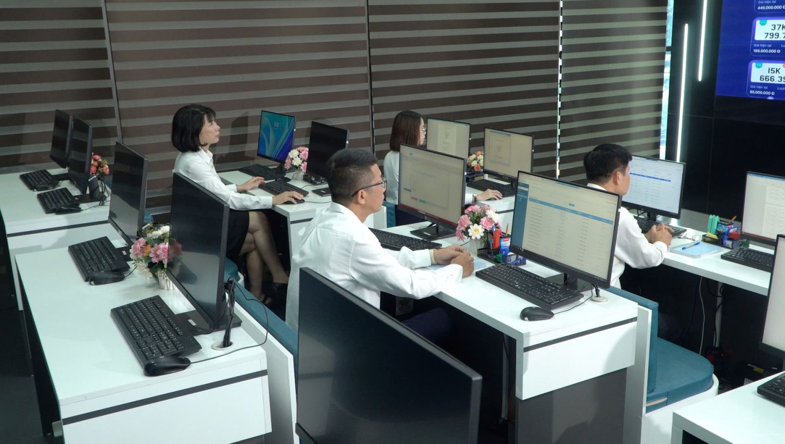 Hơn 62 tỷ đồng thu về sau phiên đấu giá biển số xe ngày 20/10/2025- Ảnh 1. Hơn 62 tỷ đồng thu về sau phiên đấu giá biển số xe ngày 20/10/2025- Ảnh 1.