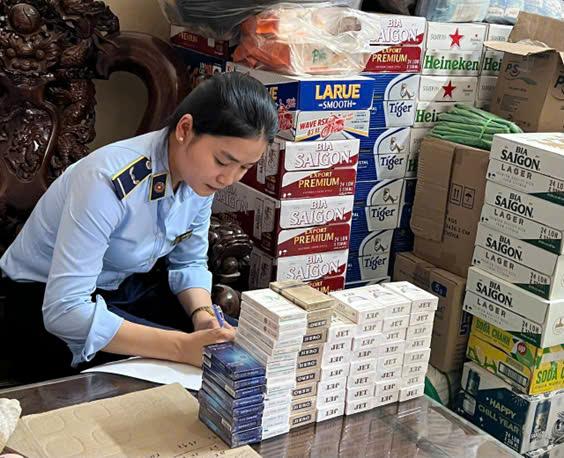 Các mức xử phạt hành chính với hành vi buôn bán thuốc lá điếu nhập lậu- Ảnh 1. Các mức xử phạt hành chính với hành vi buôn bán thuốc lá điếu nhập lậu- Ảnh 1.