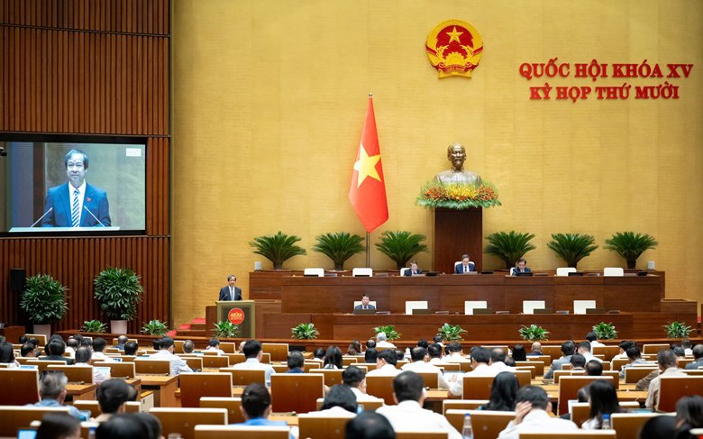 Đề xuất sử dụng sách giáo khoa điện tử từ năm 2030- Ảnh 1. Đề xuất miễn phí sách giáo khoa, bỏ cấp bằng THCS