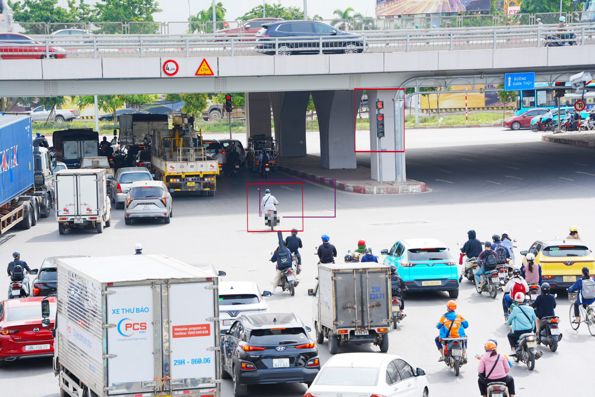 Hà Nội: Camera AI 'bóc' người vi phạm giao thông