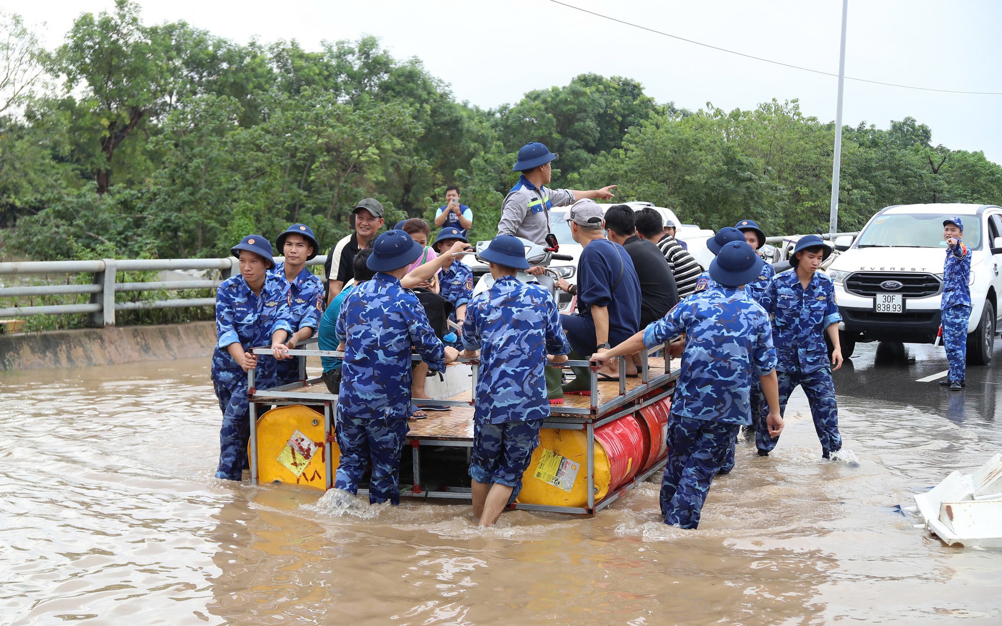 Mưa lớn bắt đầu từ Quảng Trị và Huế đêm nay, phát triển đến Đà Nẵng vào ngày mai