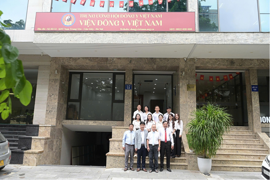 Đào tạo liên tục để nâng cao năng lực về y học cổ truyền cho cán bộ y tế trong thời kỳ mới- Ảnh 1. Đào tạo liên tục để nâng cao năng lực về y học cổ truyền cho cán bộ y tế trong thời kỳ mới- Ảnh 1.