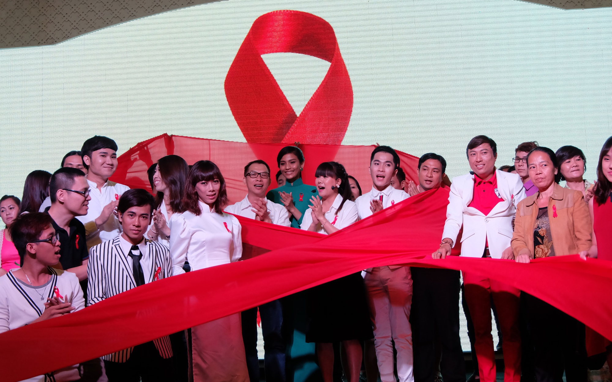 Ứng dụng công nghệ 4.0 trong truyền thông và quản lý phòng, chống HIV/AIDS- Ảnh 4. Ứng dụng công nghệ 4.0 trong truyền thông và quản lý phòng, chống HIV/AIDS- Ảnh 4.