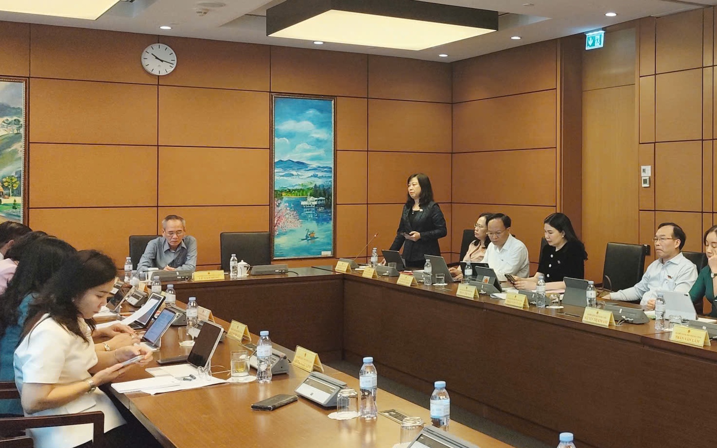 Băn khoăn chuyện 'một ông cấp phép, ông khác sử dụng' trong đào tạo y khoa sau đại học- Ảnh 3. Băn khoăn chuyện 'một ông cấp phép, ông khác sử dụng' trong đào tạo y khoa sau đại học- Ảnh 3.