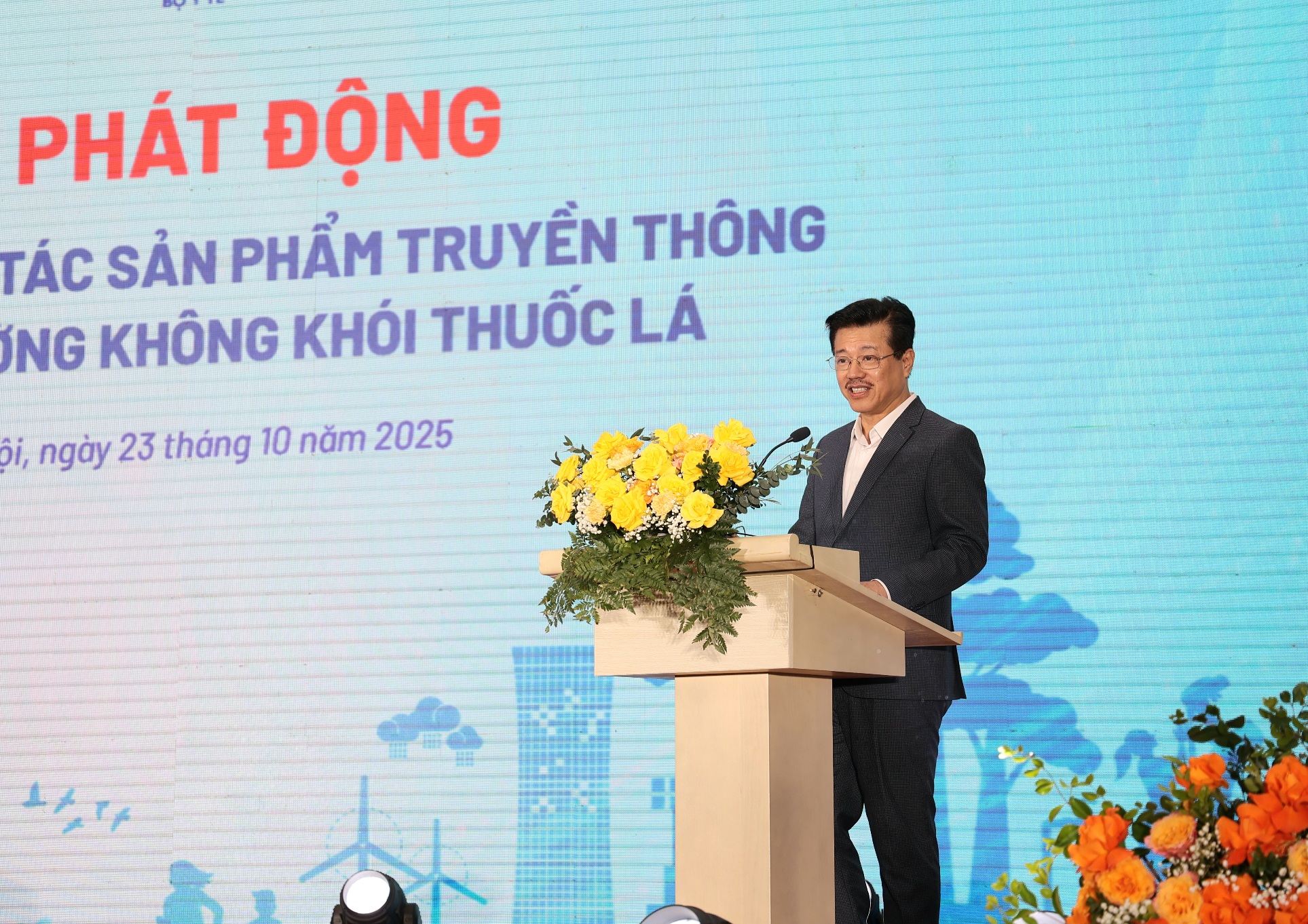 Phát động Cuộc thi "Sáng tác sản phẩm truyền thông về môi trường không khói thuốc lá"- Ảnh 4. Phát động Cuộc thi "Sáng tác sản phẩm truyền thông về môi trường không khói thuốc lá"- Ảnh 4.