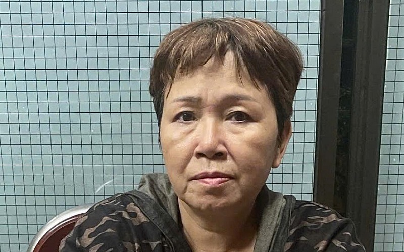 Giấu 2 bánh ma tuý trong khoang máy ô tô vẫn không thoát- Ảnh 2. Người đàn bà 58 tuổi là trùm đường dây ma tuý lớn
