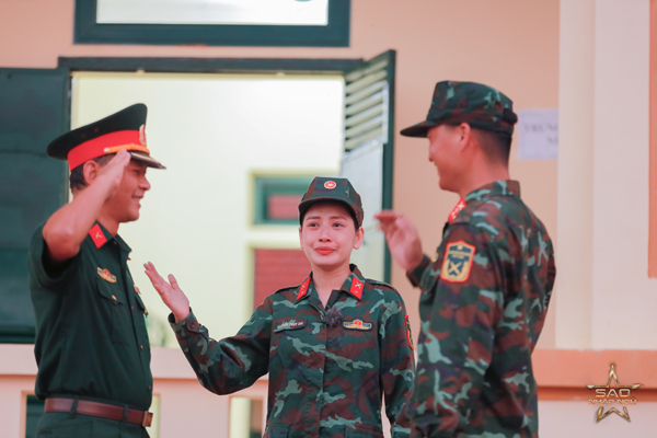 Hình ảnh hiếm hoi về người bố quân nhân của Chi Pu- Ảnh 1. Hình ảnh hiếm hoi về người bố quân nhân của Chi Pu- Ảnh 1.