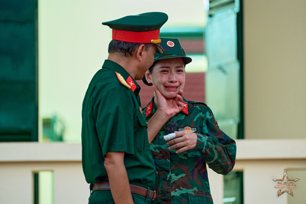 Hình ảnh hiếm hoi về người bố quân nhân của Chi Pu- Ảnh 2. Hình ảnh hiếm hoi về người bố quân nhân của Chi Pu- Ảnh 2.