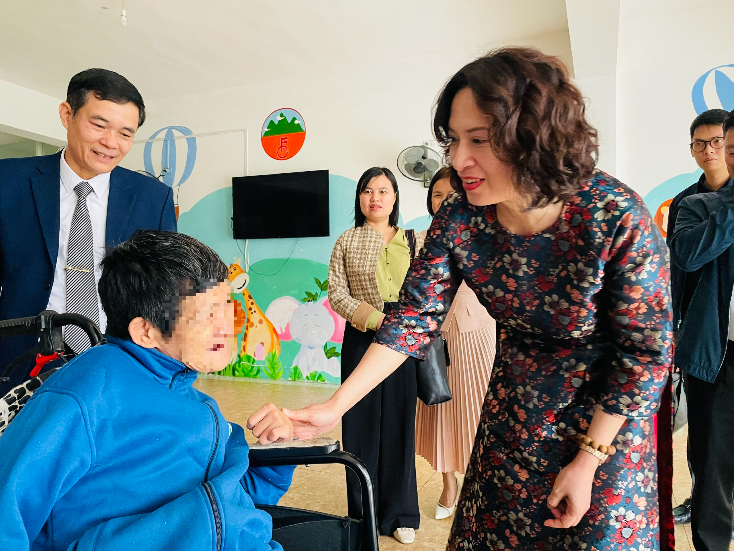 Bộ Y tế bổ nhiệm lại Phó Giám đốc Trung tâm Phục hồi chức năng người khuyết tật Thuỵ An- Ảnh 4. Bộ Y tế bổ nhiệm lại Phó Giám đốc Trung tâm Phục hồi chức năng người khuyết tật Thuỵ An- Ảnh 4.