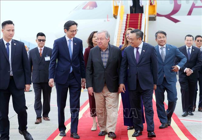 Tổng Thư ký Liên hợp quốc António Guterres bắt đầu thăm chính thức Việt Nam- Ảnh 3. Tổng Thư ký Liên hợp quốc António Guterres bắt đầu thăm chính thức Việt Nam- Ảnh 3.