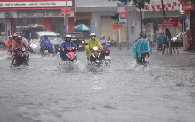 Mưa do hoàn lưu bão số 12 ở miền Trung không như dự kiến ban đầu